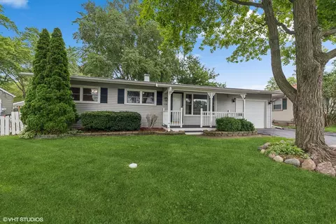 329 Rosewood Ave, Buffalo Grove, IL 60089