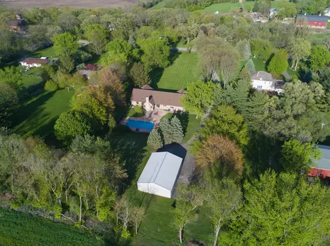 4615 Valley View Rd, Crystal Lake, IL 60012