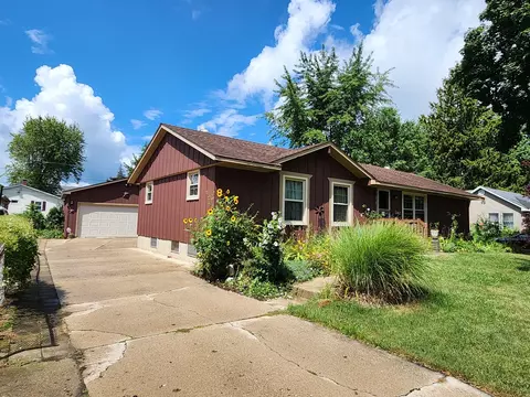 78 N Aldine St, Elgin, IL 60123