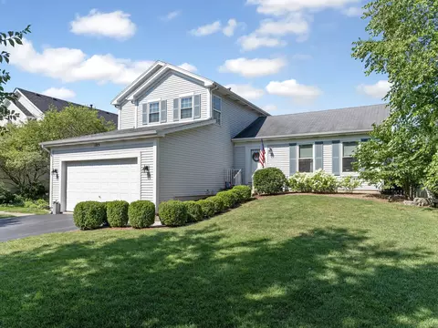 185 Sycamore Dr, Bolingbrook, IL 60490