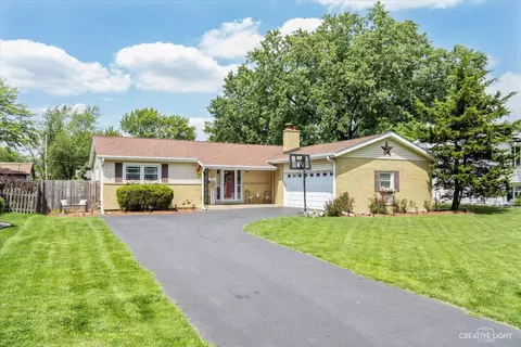 926 Cherokee Dr, Darien, IL 60561