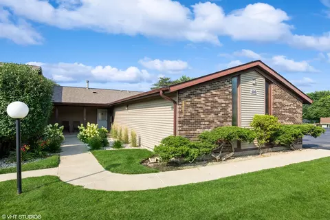606 Devonshire Ct #D, Mchenry, IL 60050