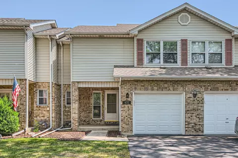 405 S Wenbriar Sq, Addison, IL 60101