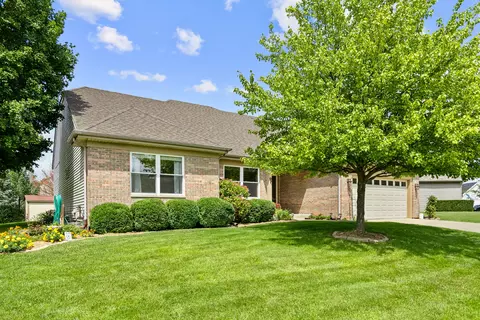 122 Brookhaven Ct, Sugar Grove, IL 60554