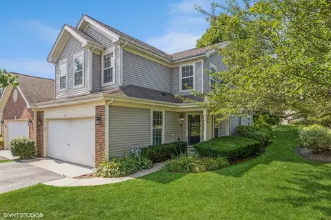 26 Cloverdale Ct, Algonquin, IL 60102