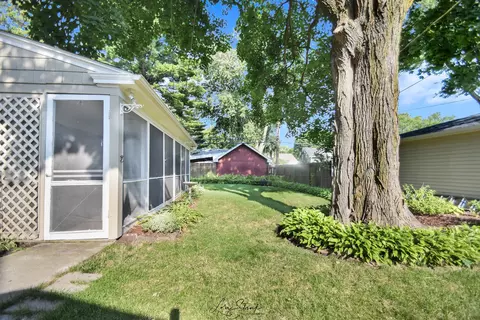 220 S Commonwealth Ave S, Aurora, IL 60506 photo 3