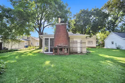 220 S Commonwealth Ave S, Aurora, IL 60506 photo 5