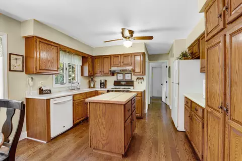 1864 180th Pl, Lansing, IL 60438 photo 8