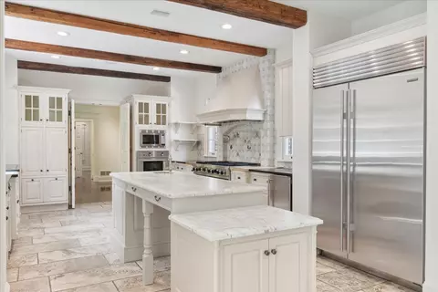 Kitchen - 126 Hazel Ave, Glencoe, IL 60022 photo 4 of 4