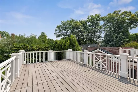 Exterior - 126 Hazel Ave, Glencoe, IL 60022 photo 4 of 9