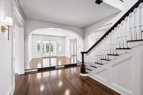 Entry Way - 126 Hazel Ave, Glencoe, IL 60022 photo 2 of 3