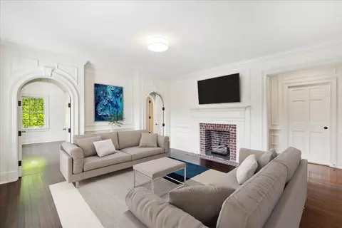 Living - 126 Hazel Ave, Glencoe, IL 60022 photo 2 of 3
