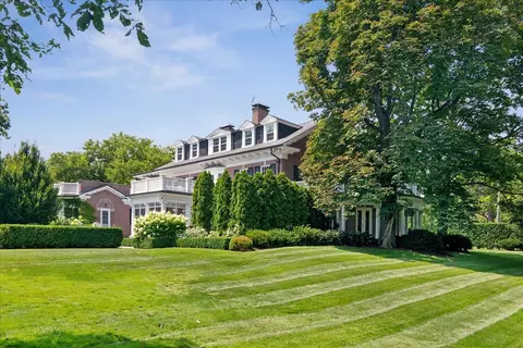 Exterior - 126 Hazel Ave, Glencoe, IL 60022 photo 6 of 9