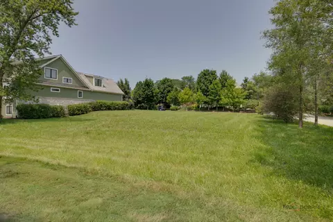 7299 Claridge Ct, Long Grove, IL 60060