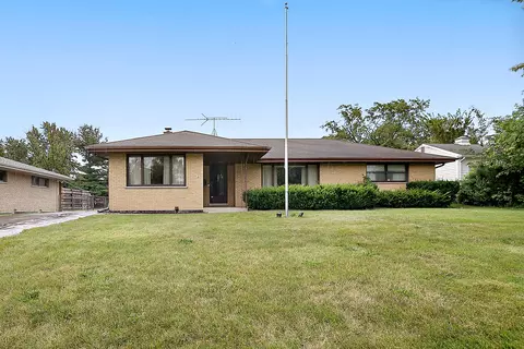 1321 East St, Crete, IL 60417