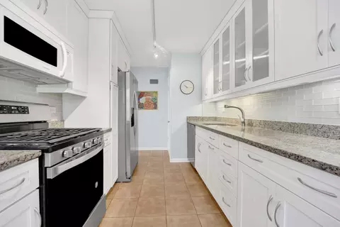 80 Williamsburg Rd, Evanston, IL 60203 photo 13