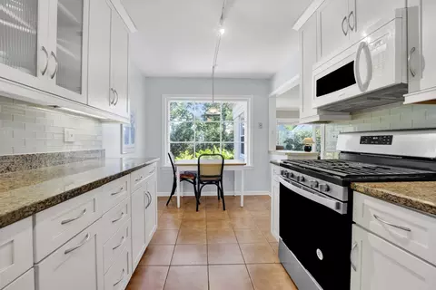 80 Williamsburg Rd, Evanston, IL 60203 photo 12