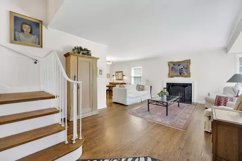 80 Williamsburg Rd, Evanston, IL 60203 photo 5