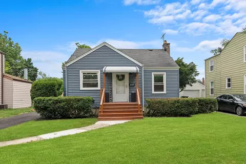 2337 S 13th Ave, Broadview, IL 60155