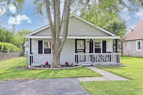 2405 Hermon St, Zion, IL 60099