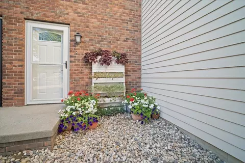 Exterior - 1548 Hunt Dr #C, Normal, IL 61761 photo 1 of 2