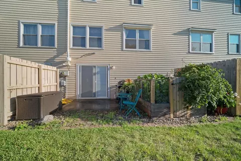 Exterior - 1548 Hunt Dr #C, Normal, IL 61761 photo 2 of 2