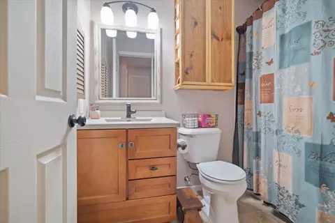 Bath - 1548 Hunt Dr #C, Normal, IL 61761 photo 2 of 2