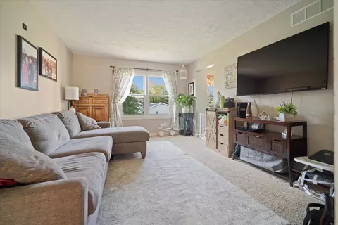 Living - 1548 Hunt Dr #C, Normal, IL 61761 photo 1 of 1