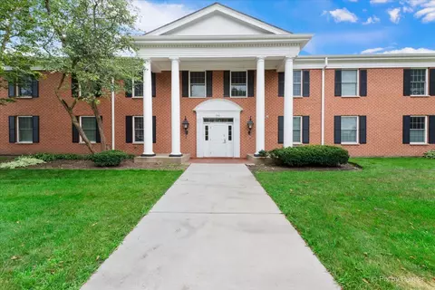 540 Devonshire Ln #7, Crystal Lake, IL 60014