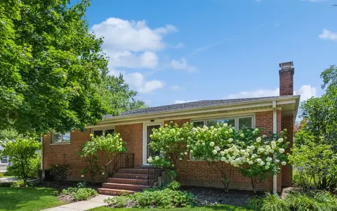 3330 Dartmouth Pl, Evanston, IL 60201