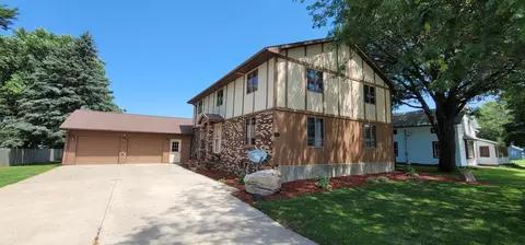 312 W Grove St, Sterling, IL 61081