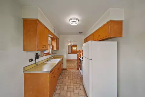 4 N258 6th Ave, Addison, IL 60101 photo 9