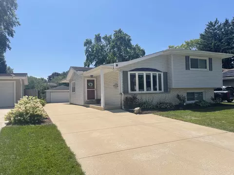 1106 Coolidge Ave, Wheaton, IL 60189
