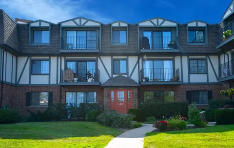 118 Steeple Dr #D, Buffalo Grove, IL 60089