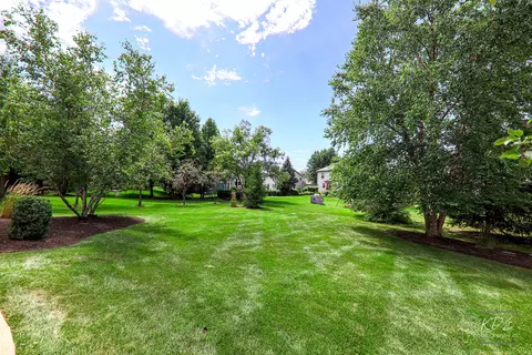 755 Eagle Brook Ln, Naperville, IL 60565 photo 42