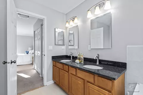 755 Eagle Brook Ln, Naperville, IL 60565 photo 22