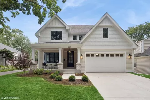 227 S Mitchell Ave, Arlington Heights, IL 60005