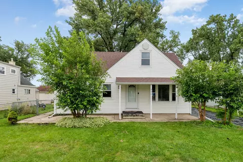 906 Medinah St, Bensenville, IL 60106