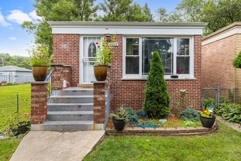 11269 S Loomis St, Chicago, IL 60643