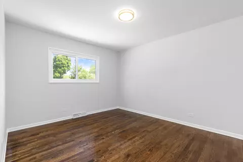 9417 Dee Rd, Des Plaines, IL 60016 photo 13