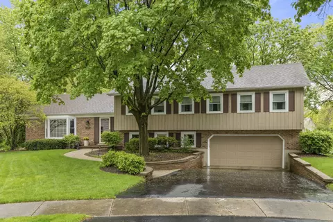 1820 Winola Ct, Naperville, IL 60565