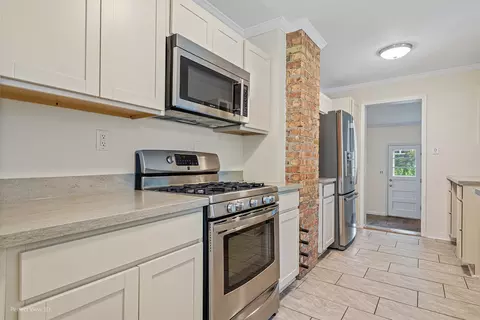 Kitchen - 1922 E Willow Ave, Wheaton, IL 60187 photo 1 of 3