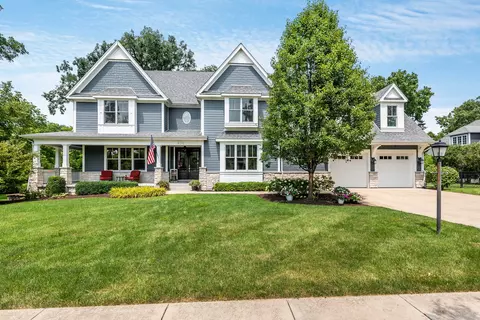 925 W Benton Ave, Naperville, IL 60540