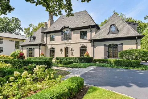 728 N Main St, Glen Ellyn, IL 60137