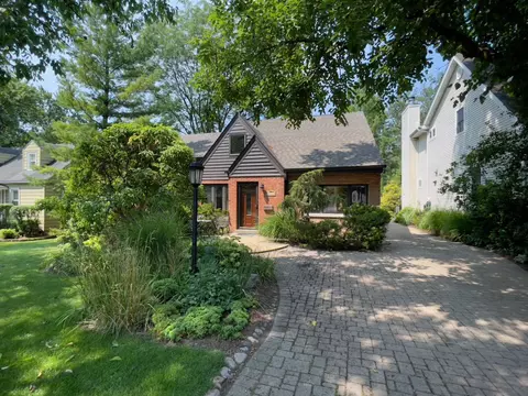 4708 Woodward Ave, Downers Grove, IL 60515