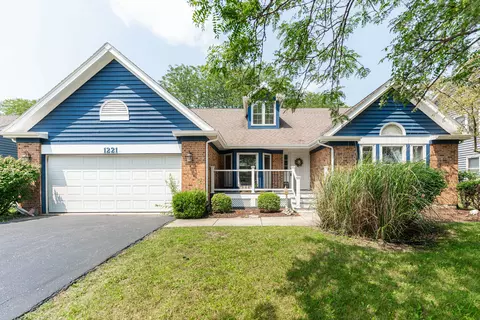 1221 Ardmore Dr, Naperville, IL 60540