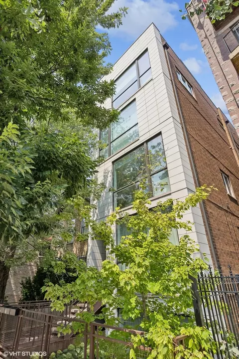 1534 W Cortez St #1, Chicago, IL 60642