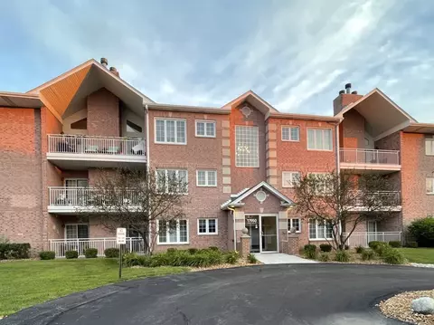17950 Settlers Pond Way #1A, Orland Park, IL 60467