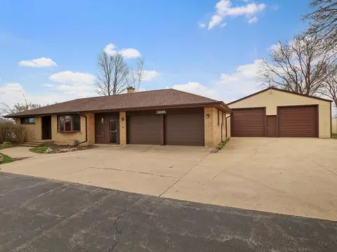 11635 W 33rd St, Beach Park, IL 60099