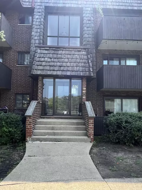 516 Timber Ridge Dr #205, Carol Stream, IL 60188